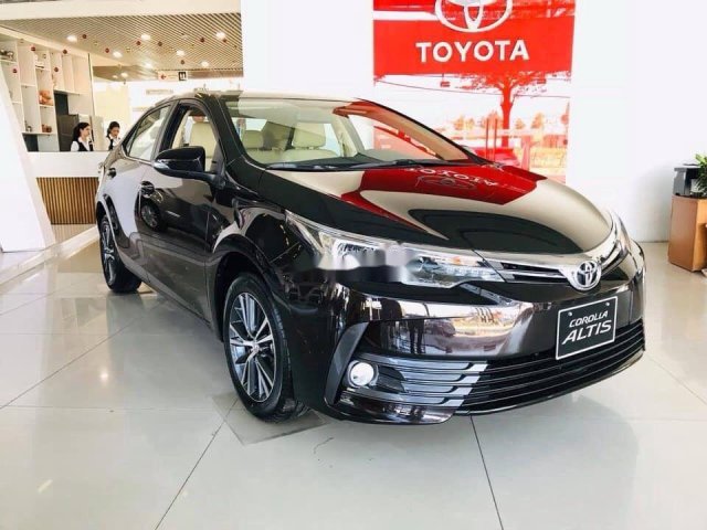 Cần bán Toyota Corolla Altis đời 2019, màu đen, giá tốt0