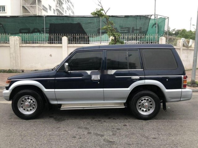 Chính chủ bán Mitsubishi Pajero sản xuất 2000, màu xanh dưa0