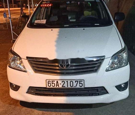 Bán xe Toyota Innova 2014, màu trắng, giá tốt