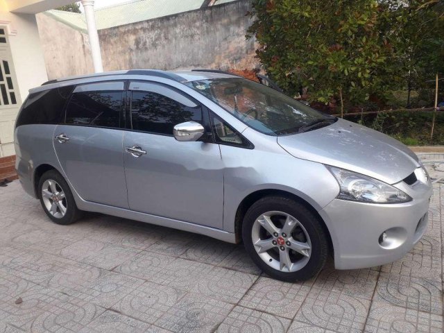 Bán Mitsubishi Grandis sản xuất năm 2010, màu bạc, xe nhập0