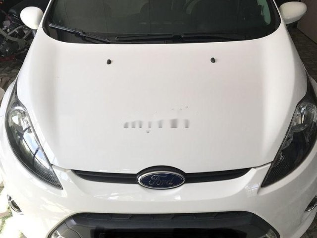 Cần bán Ford Fiesta năm sản xuất 2011, màu trắng, số tự động 0