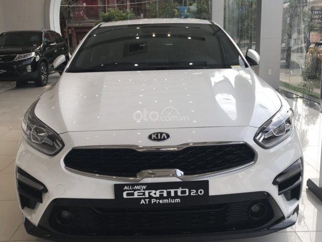 Cần bán chiếc xe Kia Cerato, 2019, màu trắng, giá cực kì hấp dẫn0