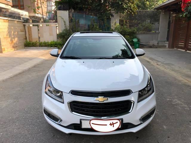 Bán gấp Chevrolet Cruze LTZ 1.8 2018 màu trắng, biển SG0