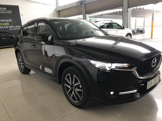 Bán xe Mazda CX5 2.5AT đời 2018, màu đen, mới 99%0