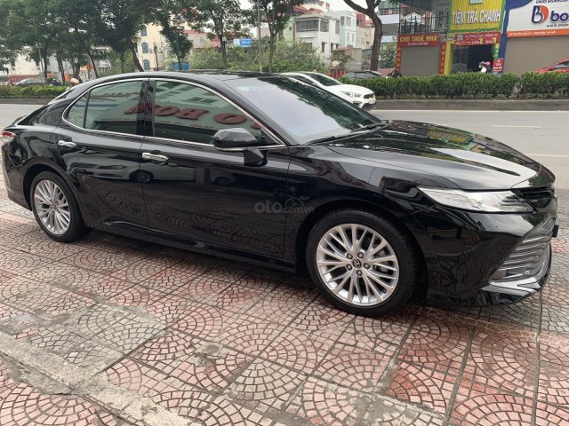 Bán Toyota Camry 2.5Q sx 2019 siêu hot LH : 03877077770