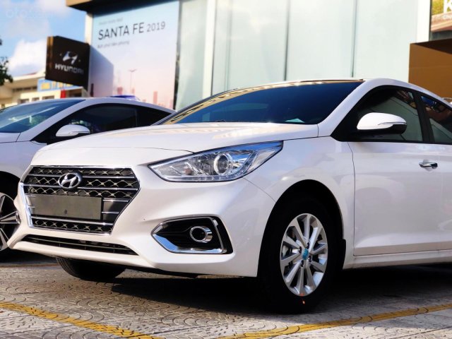 Hỗ trợ giao xe nhanh toàn quốc Hyundai Accent 1.4 MT Base, sản xuất 2019, màu trắng, giá cạnh tranh