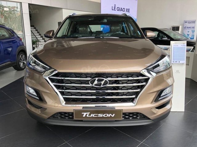 Cần bán xe Hyundai Tucson đăng ký lần đầu 2019, màu kem (be), xe nhập, giá chỉ 774 triệu đồng0