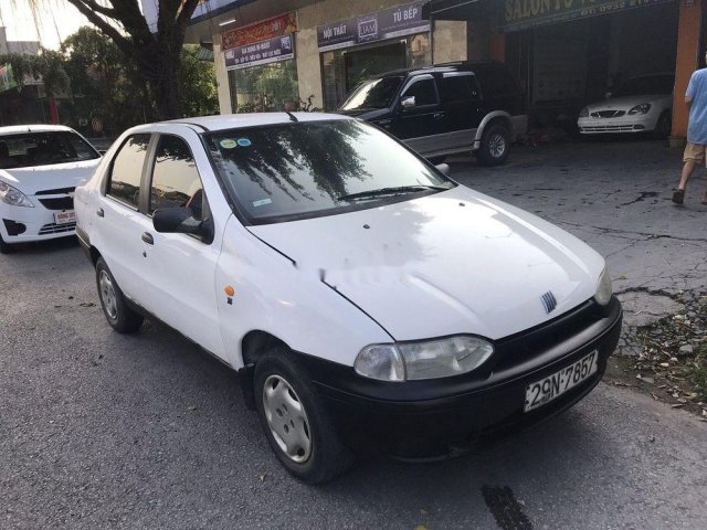 Cần bán xe Fiat Siena đời 2002, màu trắng xe nguyên bản0