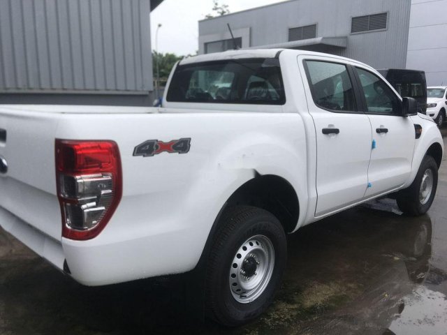 Cần bán Ford Ranger đời 2019, màu trắng xe nội thất đẹp