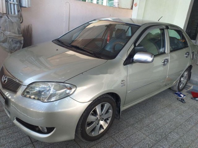 Cần bán xe cũ Toyota Vios đời 2007, màu bạc0