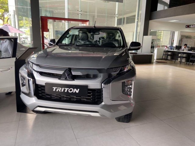 Bán Mitsubishi Triton đời 2019, màu bạc, nhập khẩu