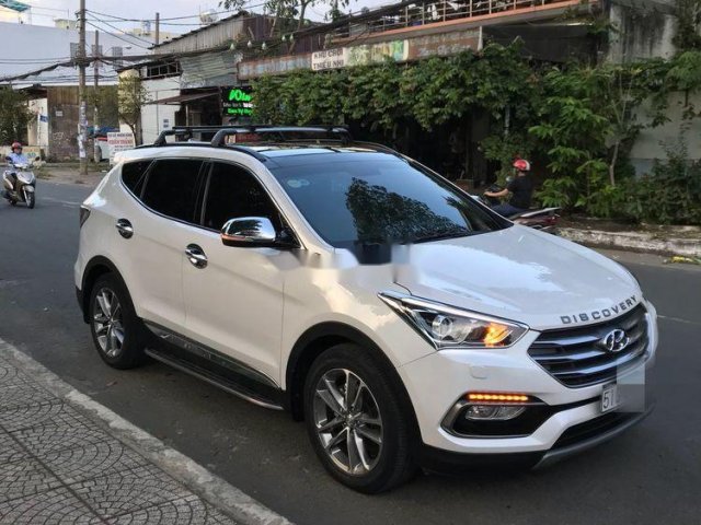 Bán xe Hyundai Santa Fe 2018, màu trắng, máy dầu0
