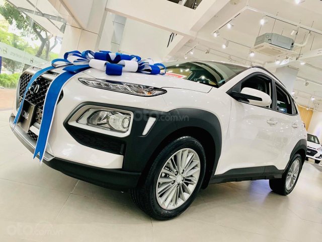 Bán ô tô Hyundai Kona 1.6 Turbo sản xuất năm 2019, màu trắng0