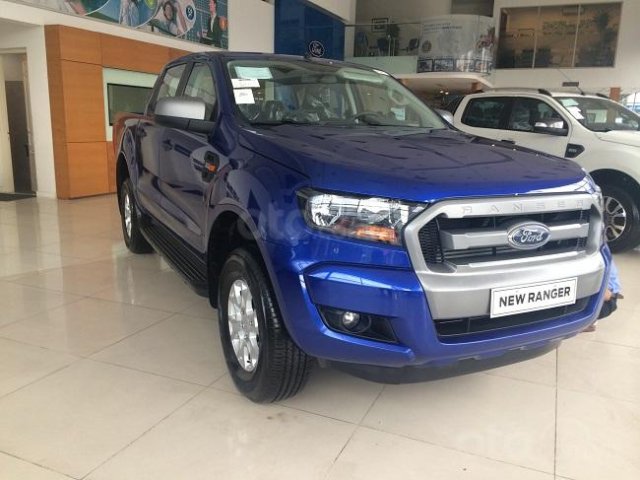 Ford Ranger XLS, giao ngay, ưu đãi gói quà tặng 30tr