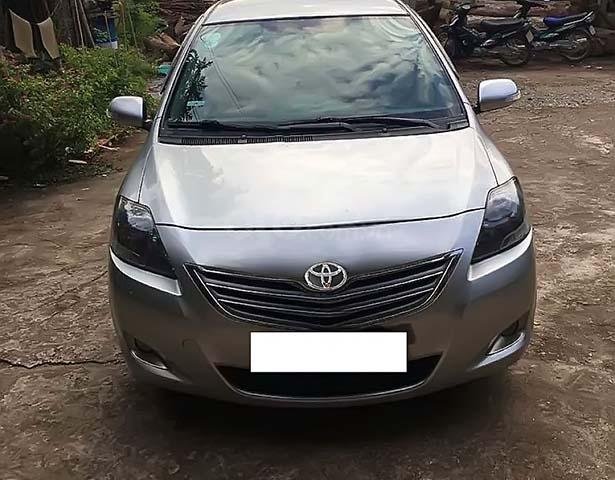 Bán Toyota Vios 1.5E sản xuất 2012, màu bạc xe còn mới nguyên