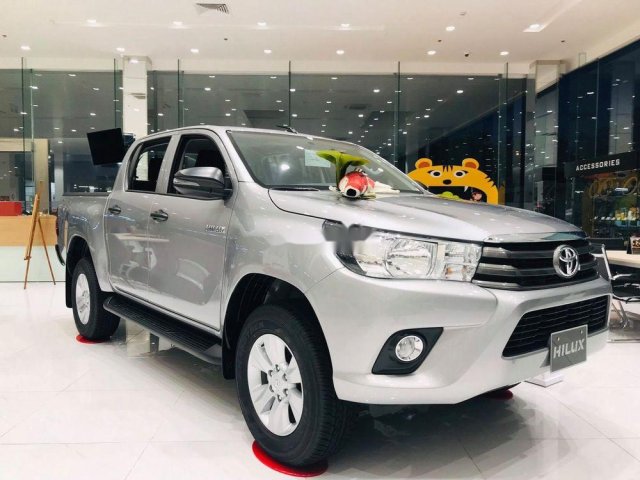 Bán xe Toyota Hilux sản xuất 2019, nhập khẩu Thái Lan, giá cạnh tranh