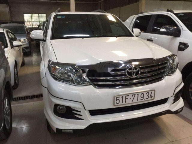 Bán xe Toyota Fortuner đời 2016, màu trắng0