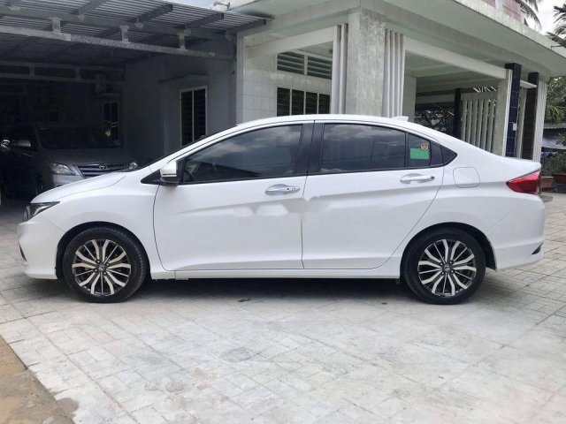 Cần bán lại xe Honda City năm 2018, màu trắng còn mới, giá tốt0