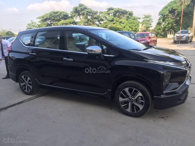 Bán Mitsubishi Xpander AT sản xuất năm 2019, màu đen, nhập khẩu