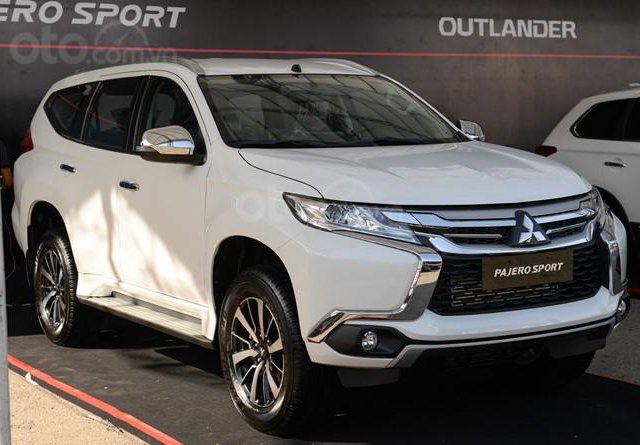 Cần bán xe Mitsubishi Pajero Sport năm 2019, màu trắng, nhập khẩu, giá 888tr