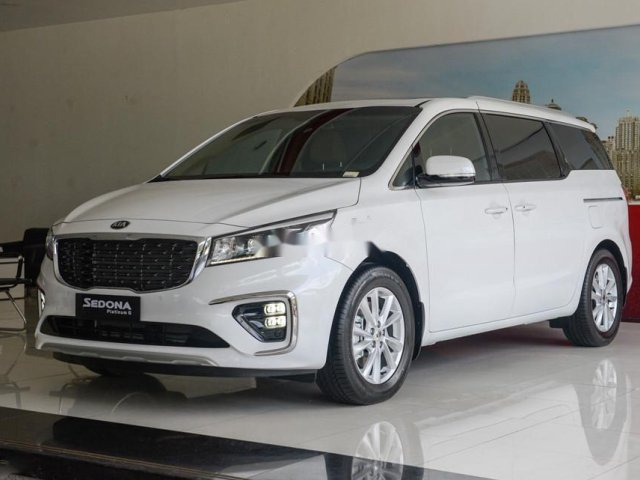 Cần bán Kia Sedona sản xuất 2018