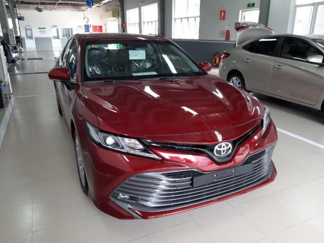 Bán ô tô Toyota Camry năm sản xuất 2019, màu đỏ, xe nhập