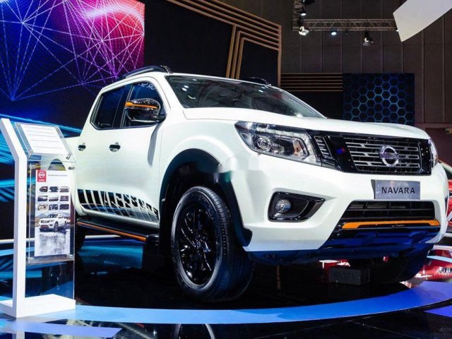 Bán xe Nissan Navara sản xuất 2019, màu trắng, nhập khẩu, giá ưu đãi