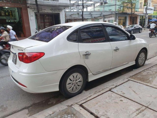 Cần bán Hyundai Avante năm 2011, nhập khẩu nguyên chiếc, giá 335tr