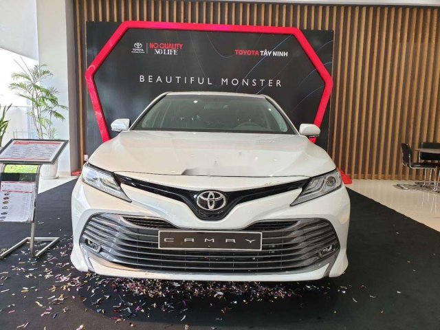 Bán xe Toyota Camry 2019, màu trắng, nhập khẩu nguyên chiếc0