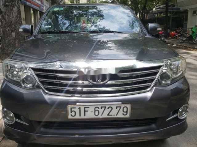 Bán xe Toyota Fortuner năm 2013, màu xám, xe nhập