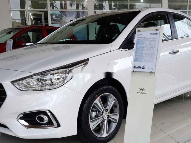 Cần bán xe Hyundai Accent đời 2019, màu trắng, xe nhập