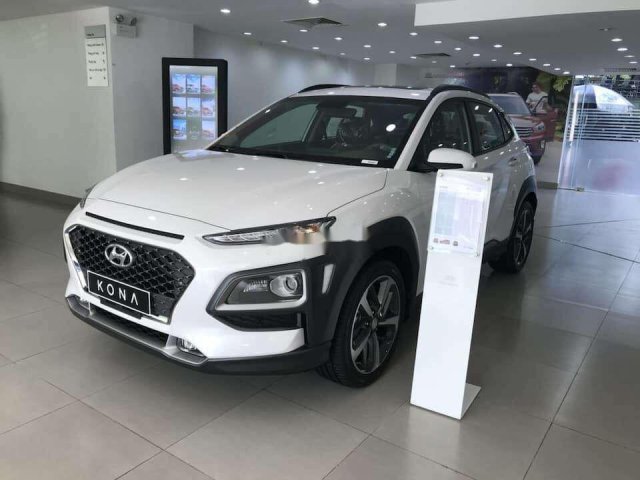 Cần bán xe Hyundai Kona năm 2019, màu trắng0