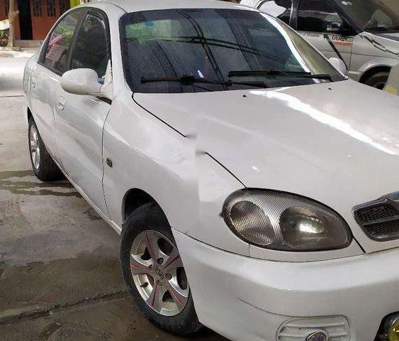 Cần bán lại xe Daewoo Lanos sản xuất năm 2002, màu trắng