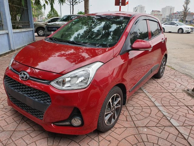 Cần bán Hyundai Grand i10 năm 2017, màu đỏ, biển thành phố, xe chạy lướt. Giá tốt