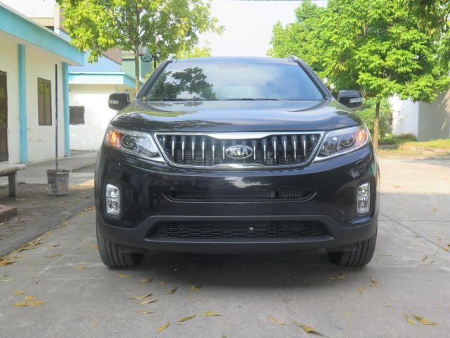 Bán nhanh đón tết chiếc xe Kia Sorento Premium D, máy dầu, sản xuất 2019, màu đen, giá cạnh tranh