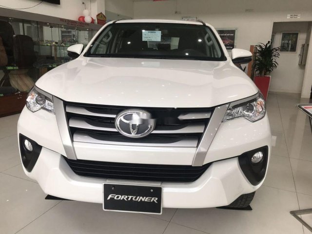 Cần bán Toyota Fortuner đời 2019, màu trắng