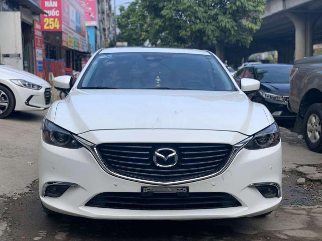 Cần bán xe Mazda 6 2.0 AT đời 2019, màu trắng, 910tr0