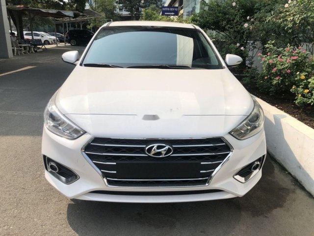 Cần bán xe Hyundai Accent đời 2019, màu trắng, giá tốt0