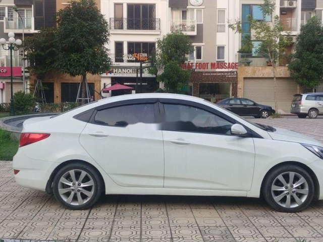 Bán xe Hyundai Accent 2015, màu trắng, nhập khẩu0
