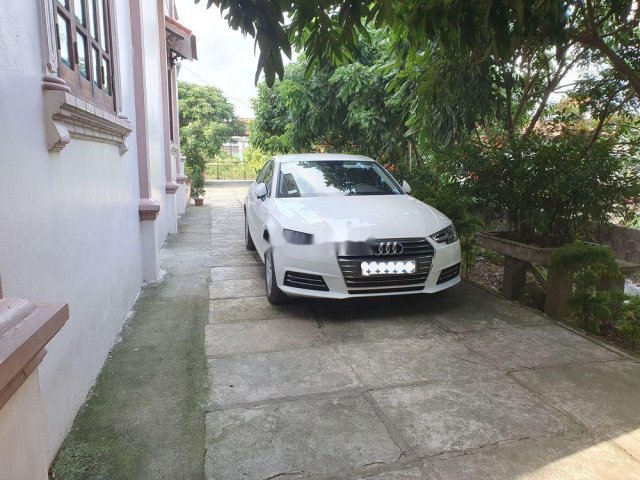 Cần bán Audi A4 đời 2017, màu trắng, xe nhập còn mới