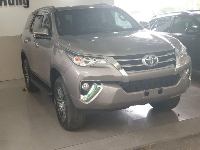 Bán Toyota Fortuner sản xuất 2019, màu xám, khuyến mãi hấp dẫn0