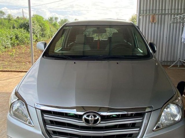 Bán Toyota Innova sản xuất năm 2014, màu bạc  