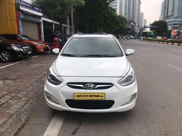 Xe Hyundai Accent sản xuất 2014, màu trắng, nhập khẩu nguyên chiếc còn mới