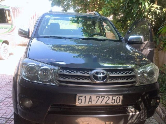 Bán Toyota Fortuner sản xuất 2009, máy dầu, số sàn