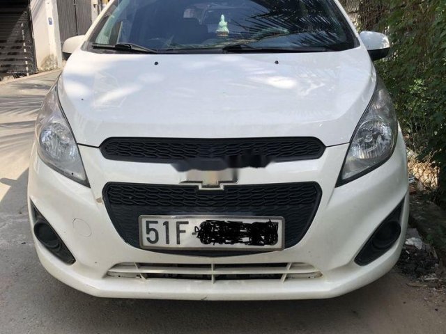 Cần bán lại xe Chevrolet Spark đời 2015, màu trắng còn mới giá cạnh tranh