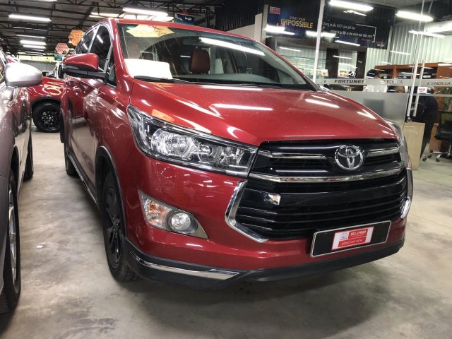 Giảm tới bến ạ, Innova Venturer 2018, số tự động, màu đỏ, hỗ trợ vay 70%