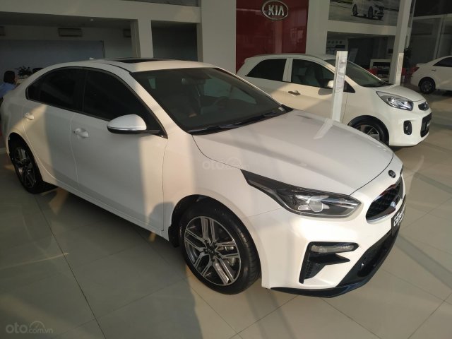 Cerato 2.0AT Premium trắng, xe mới, khuyến mại tháng 11 nhận ưu đãi cực khủng