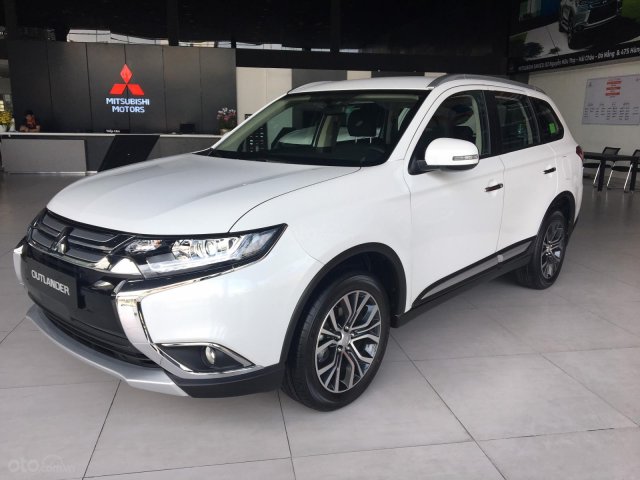 Bán ô tô Mitsubishi Outlander sản xuất năm 2019, màu trắng, nhập khẩu0