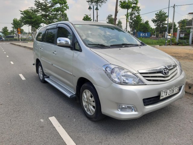 Cần bán lại xe Toyota Innova sản xuất 2008, màu bạc xe gia đình giá chỉ 315 triệu đồng0