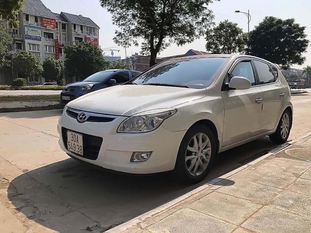 Bán Hyundai i30 năm sản xuất 2009, màu trắng, nhập khẩu chính hãng